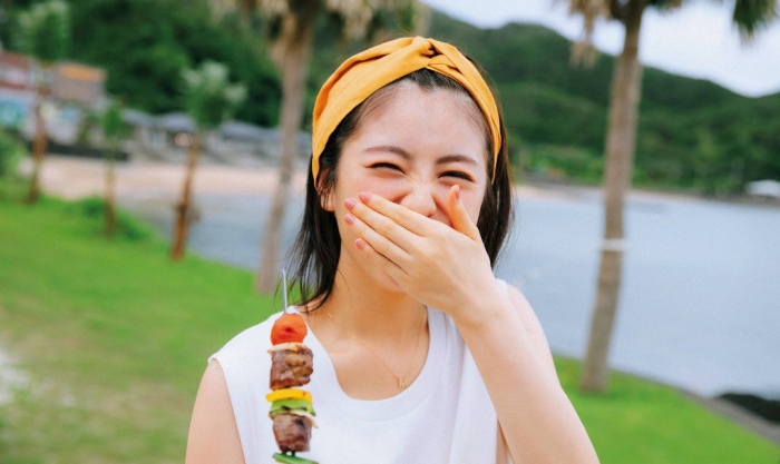 浜辺美波 鬼かわな水着＆浴衣グラビア画像！