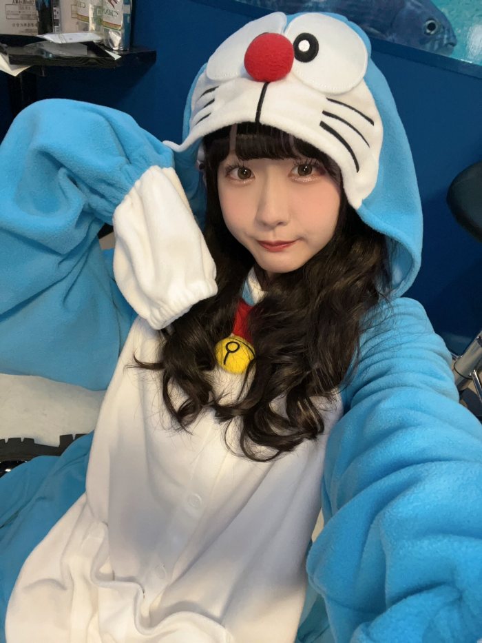 須羽こころ ふわふわバストの水着グラビア画像！