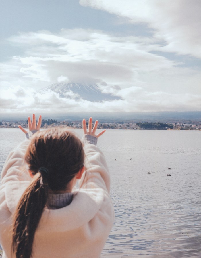 秋元真夏 激かわな水着・ランジェリー画像！