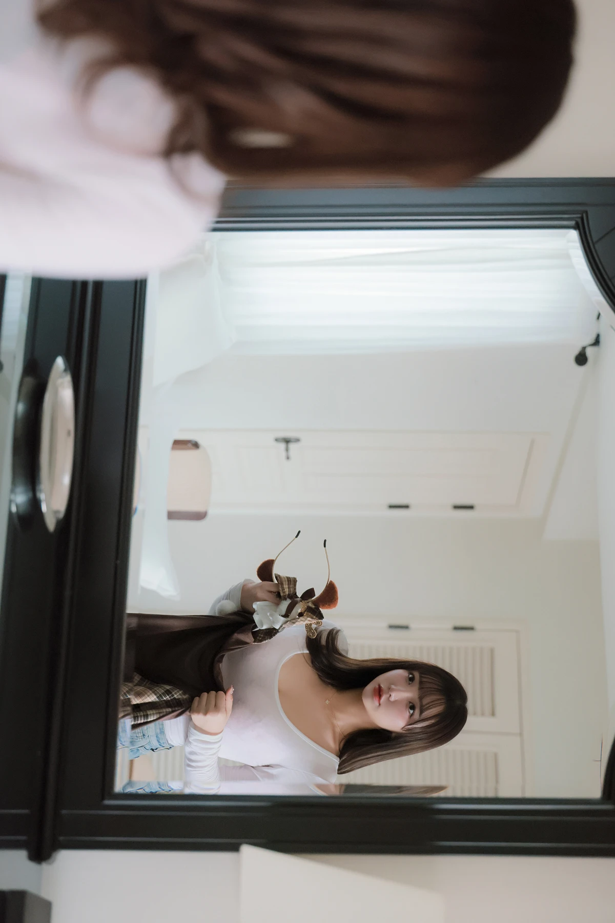 Son Yeeun 손예은, Photobook 「2025 X-Mas Offline」 Set.01