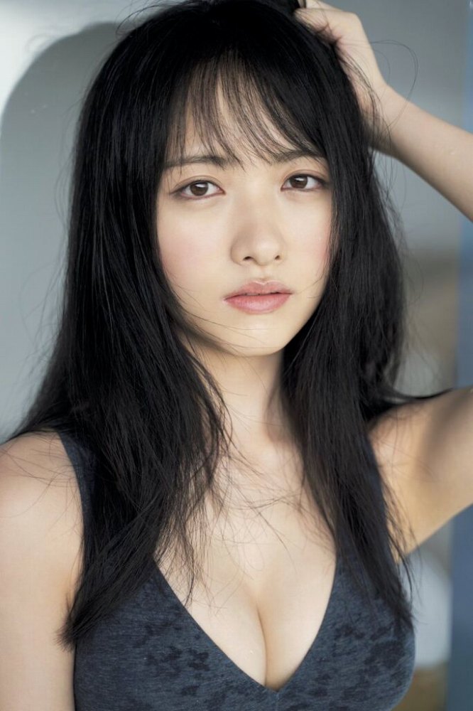 石田千穂 めちゃかわな水着グラビア画像！！