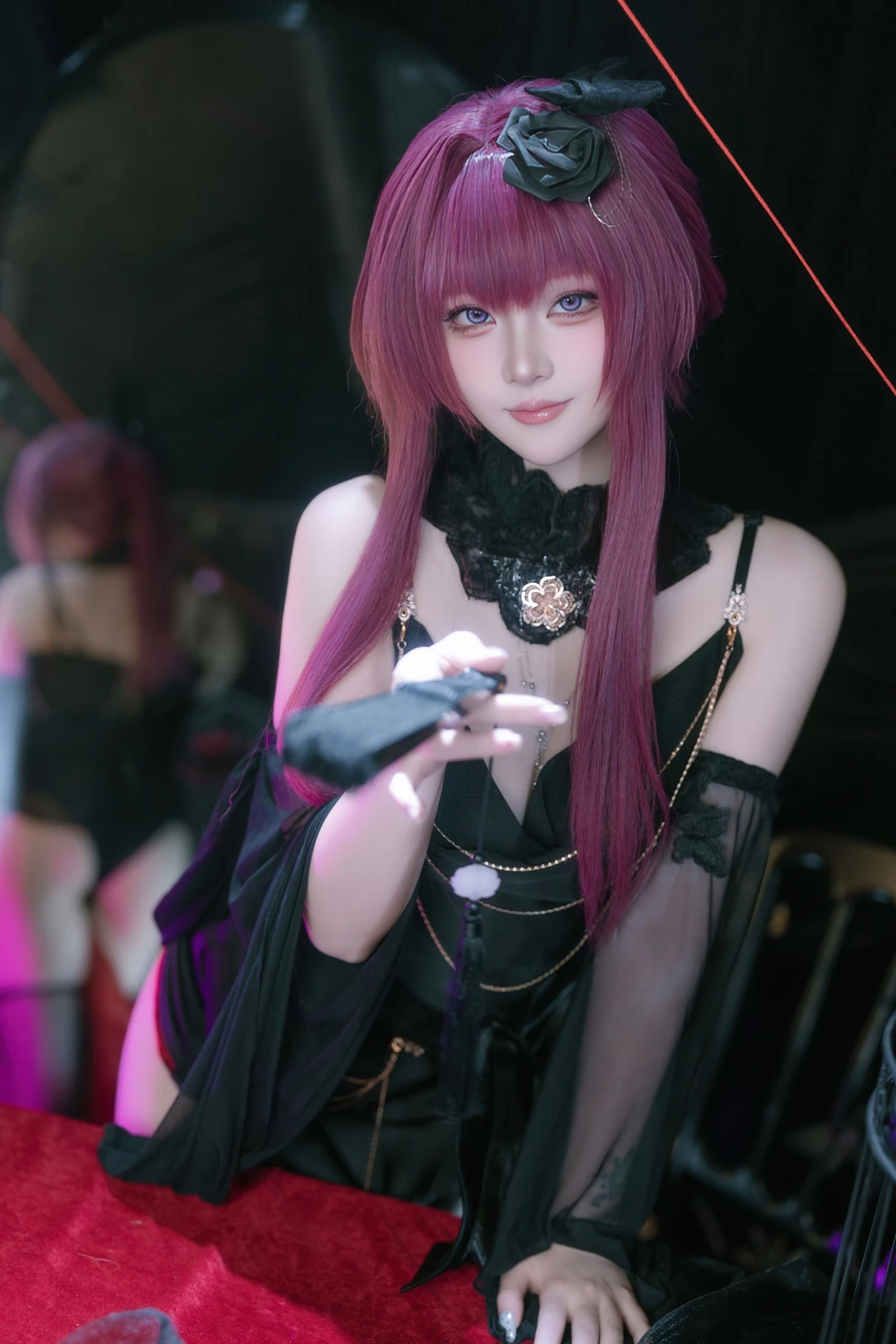 Cosplay 屿鱼 – 崩坏 星穹铁道 卡芙卡 缚月之夜