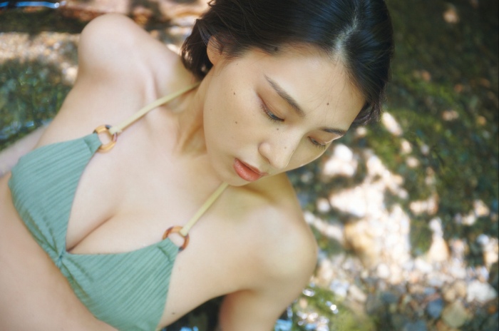 相楽伊織 けっこうボインな水着グラビア画像！