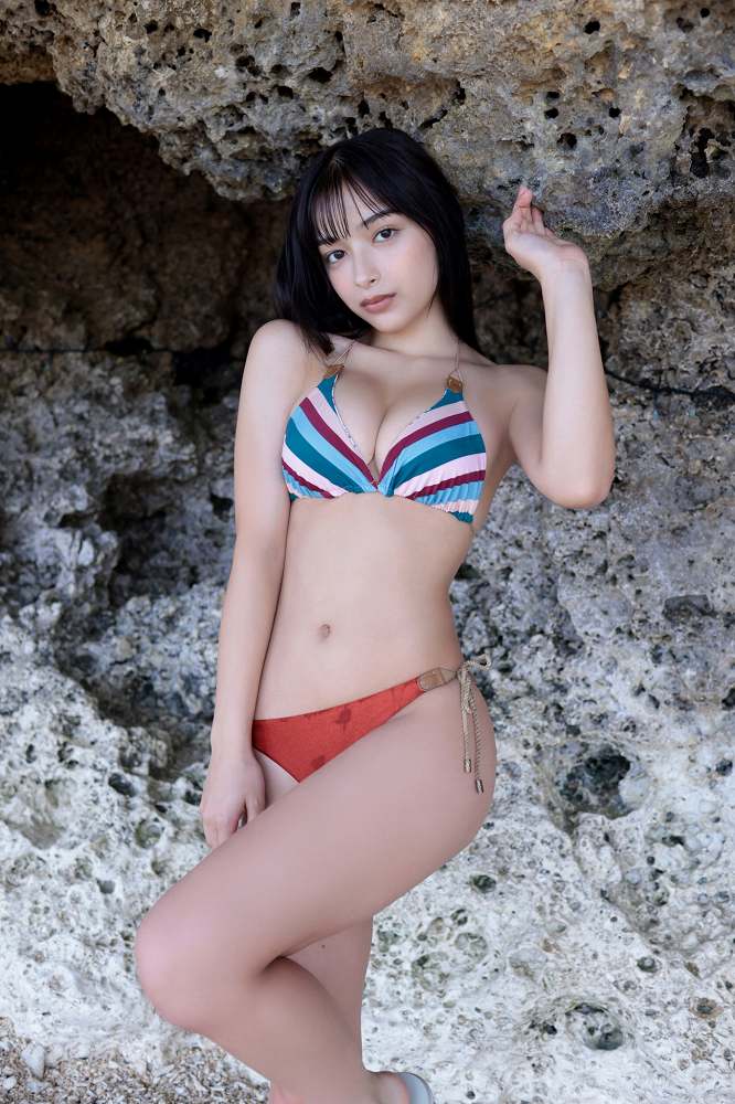 エリマリ ハーフ姉妹の水着グラビア画像！！
