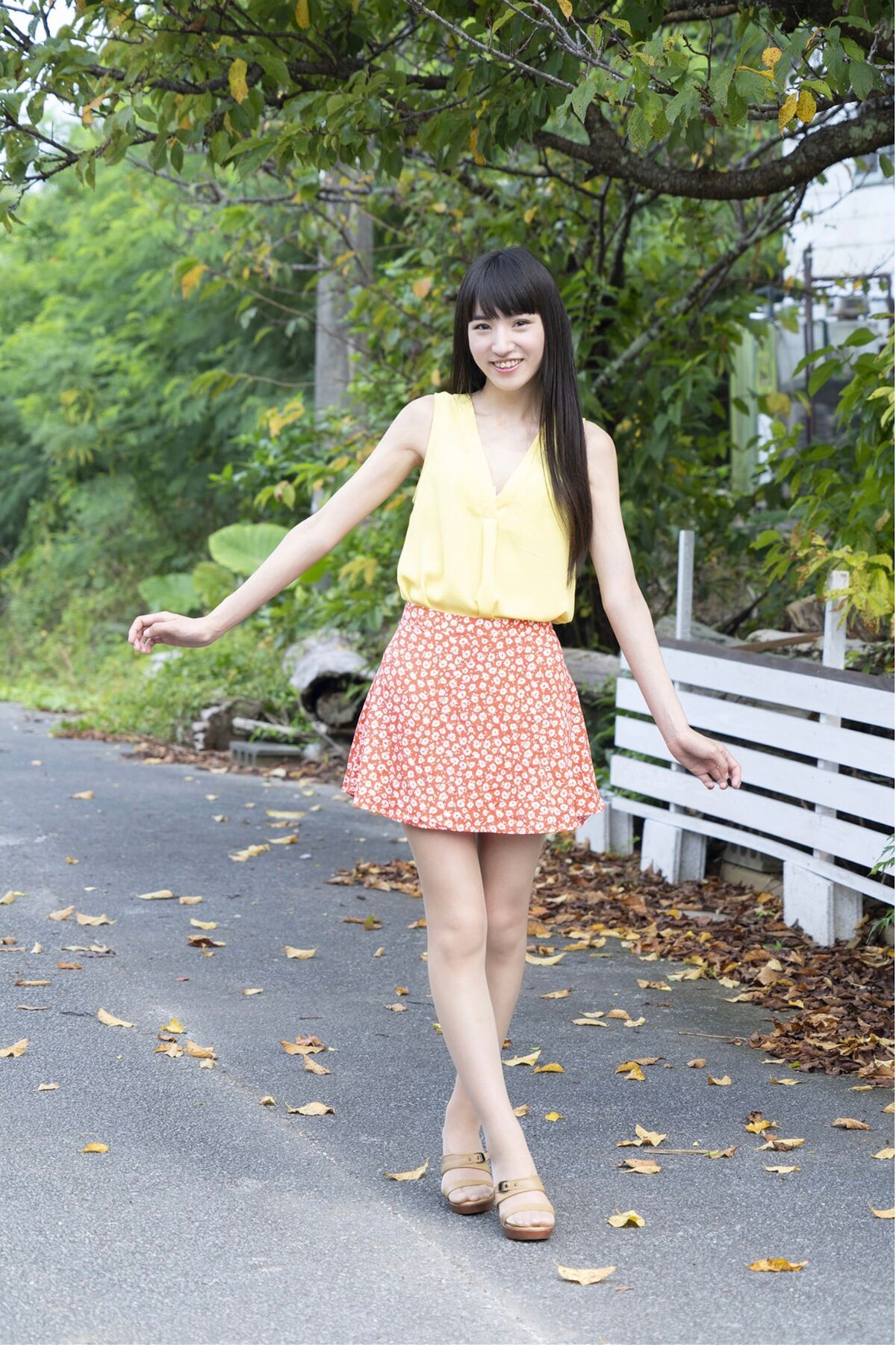 Mai Yasuda 保田真愛 - Bizarre Beautiful Butt 猟奇的な美尻 Part01