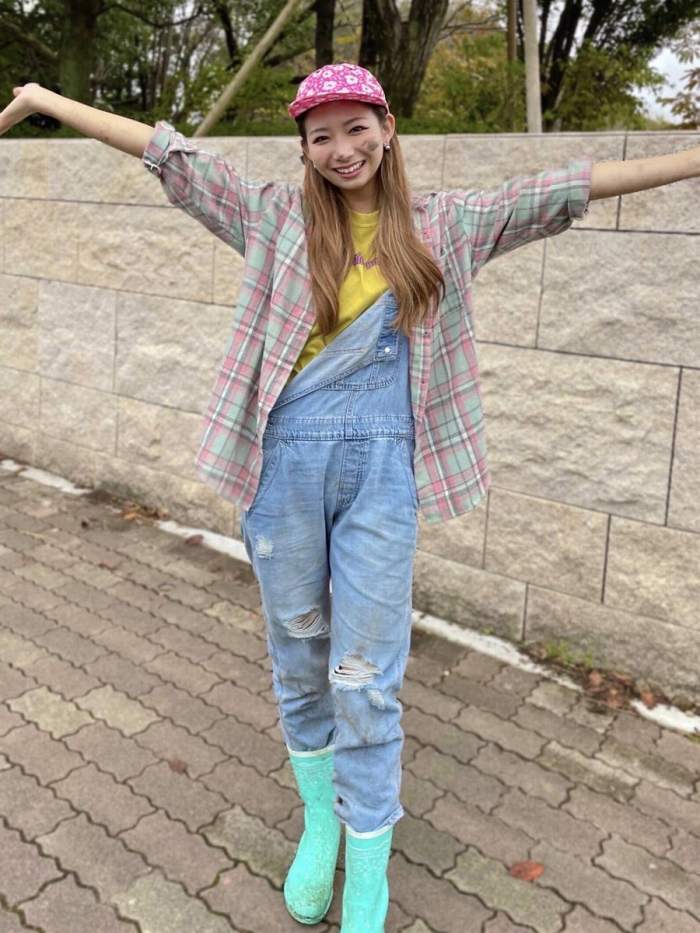 うらら 小顔美女の下着＆水着グラビア画像！