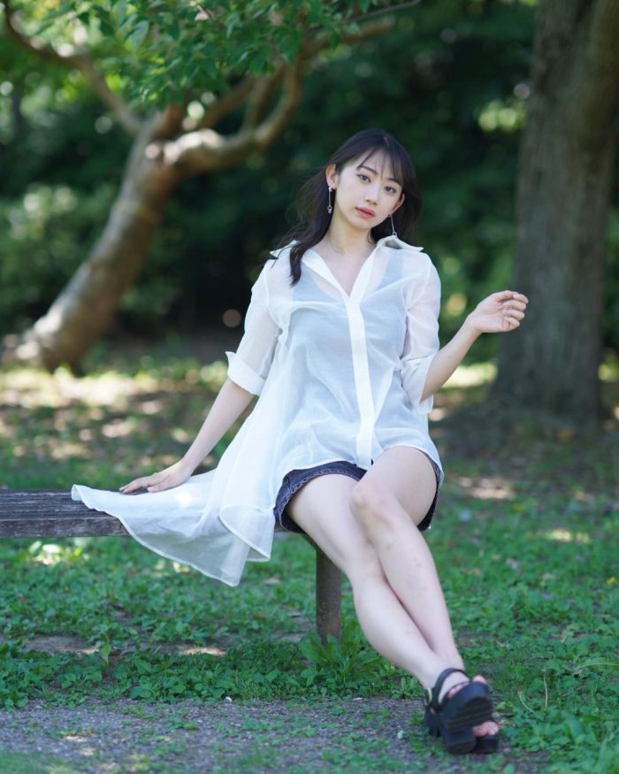 相沢菜々子 スタイル抜群な水着グラビア画像！