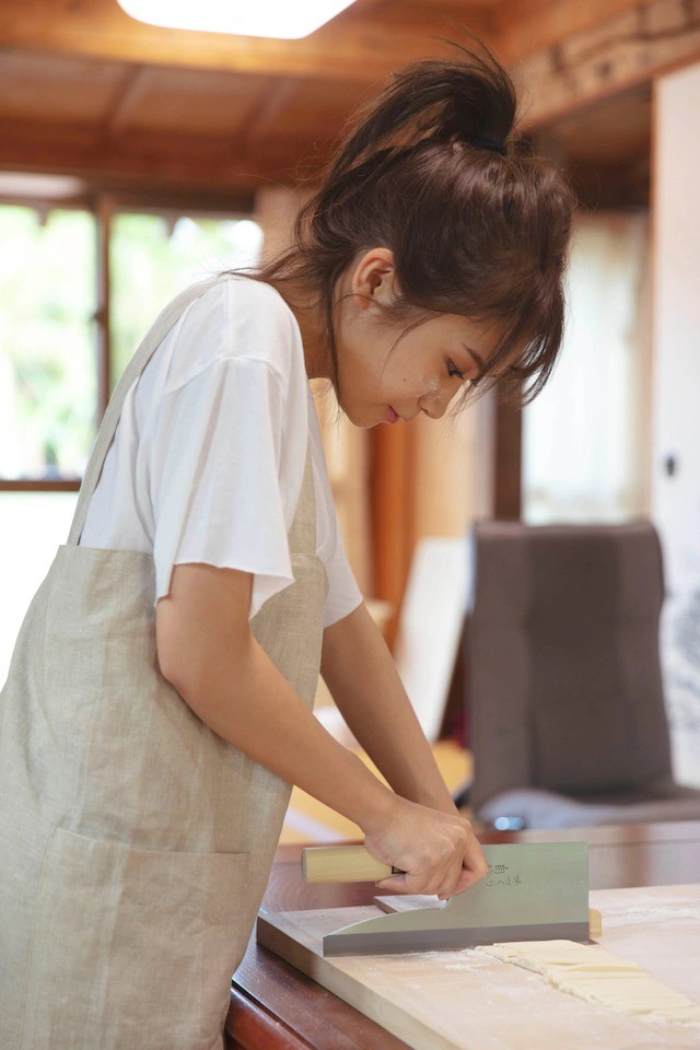 秋元真夏 激かわな水着・ランジェリー画像！