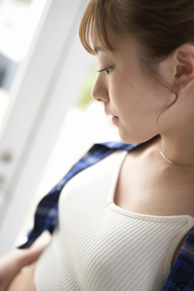 青空ひかり 笑顔がかわいい純朴ヌード画像！