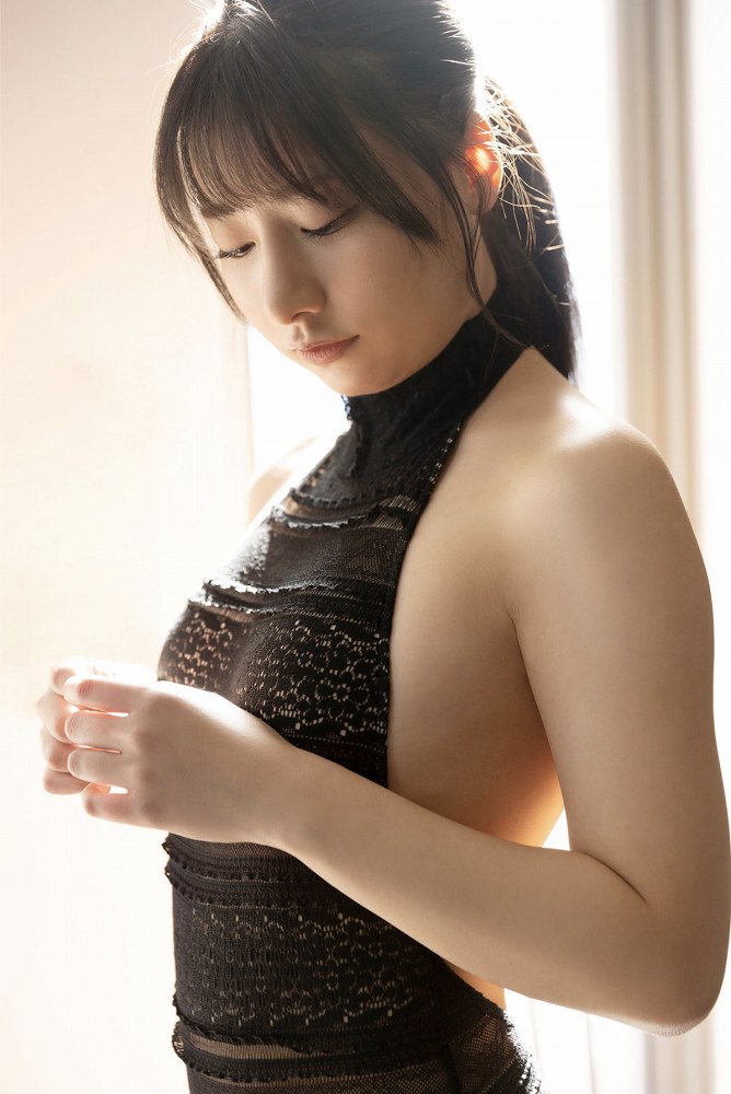 鈴木優香 ちょっと脱ぎすぎ水着グラビア画像！