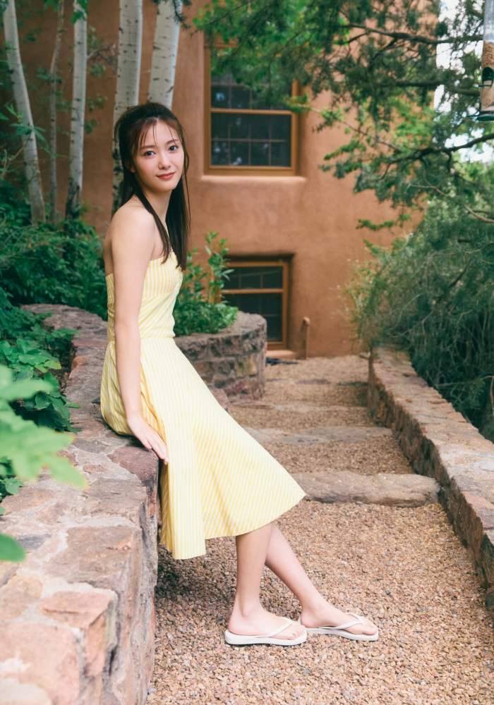 田村保乃 ナチュラルな激かわ水着グラビア画像！