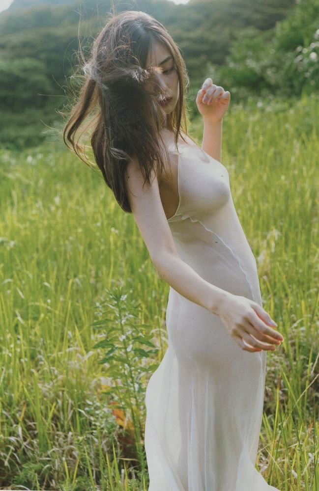 片山萌美 濡れ場ヌード＆水着グラビア画像！
