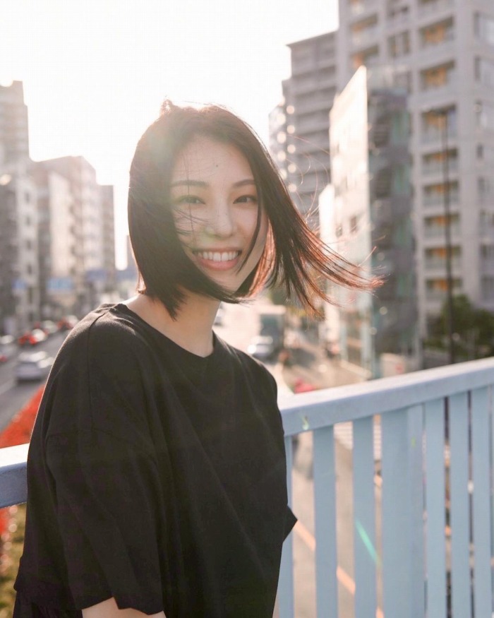 相楽伊織 けっこうボインな水着グラビア画像！