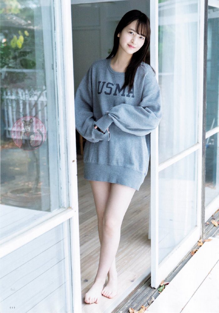 金川紗耶 美脚でスタイルが凄いグラビア画像！