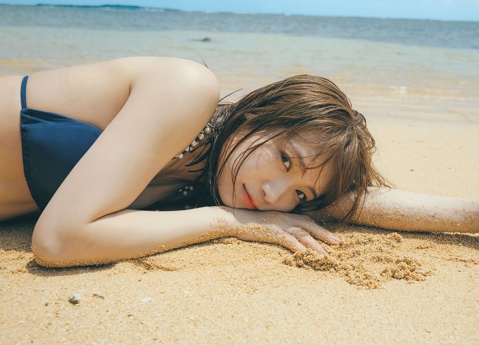 秋元真夏 激かわな水着・ランジェリー画像！