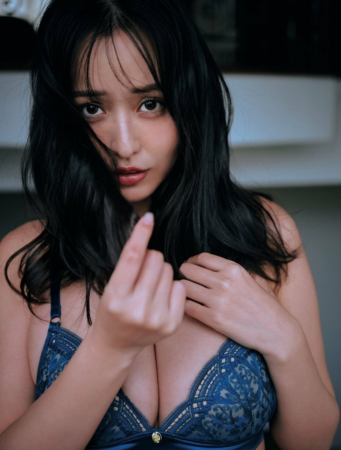 天野ちよ Hカップパイパイの水着グラビア画像！