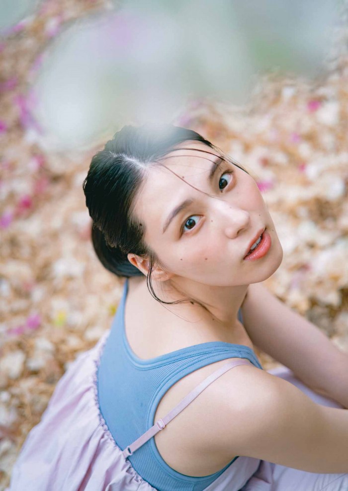 相楽伊織 けっこうボインな水着グラビア画像！