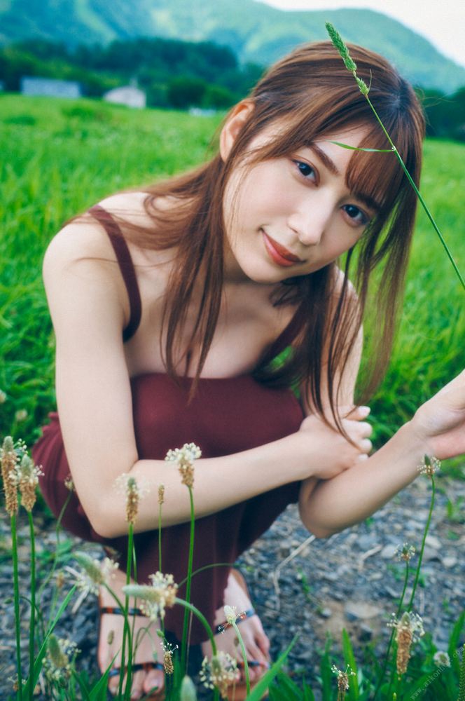 雪平莉左 グラマラス美女の水着グラビア画像！