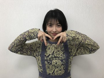 浜辺美波 鬼かわな水着＆浴衣グラビア画像！