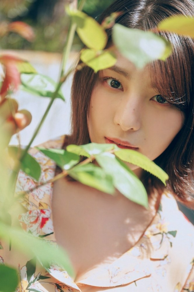 相楽伊織 けっこうボインな水着グラビア画像！