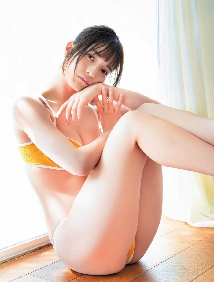 黒嵜菜々子 ふわふわボインの水着グラビア画像！