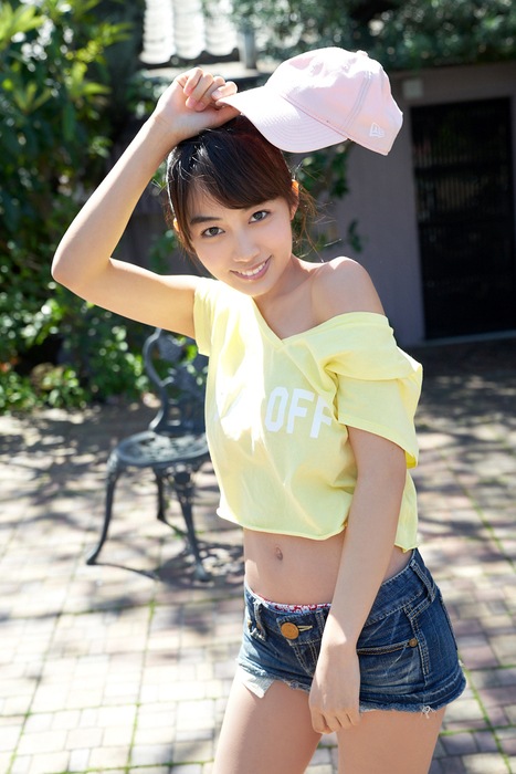 黒木ひかり むっちりバストの水着グラビア画像！