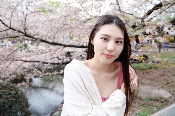 相楽伊織 けっこうボインな水着グラビア画像！