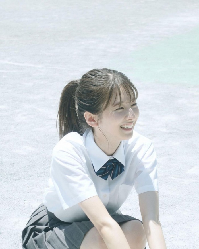 菅原咲月 すべすべ美脚の激かわグラビア画像！