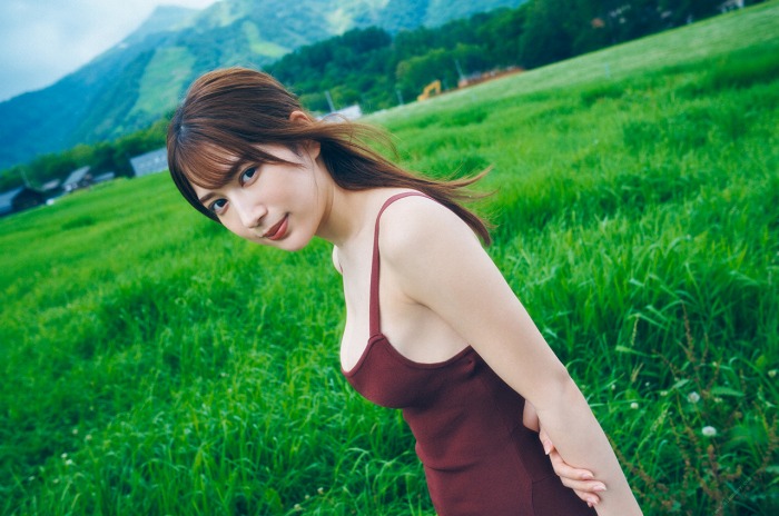 雪平莉左 グラマラス美女の水着グラビア画像！