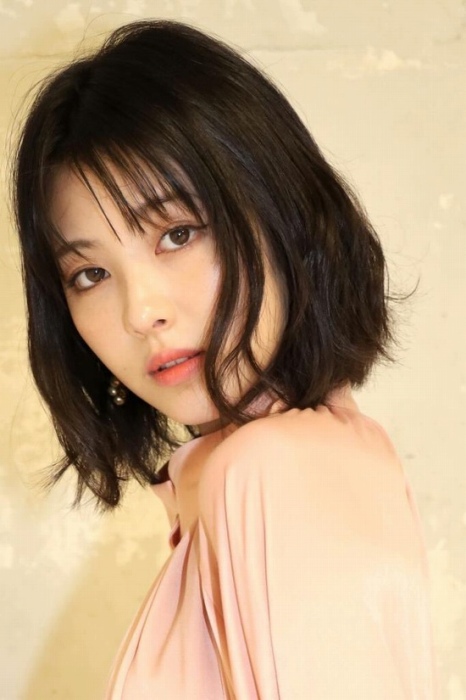 浜辺美波 鬼かわな水着＆浴衣グラビア画像！