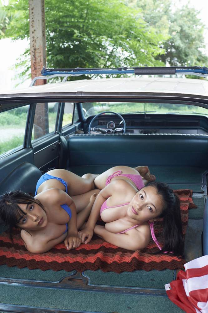 エリマリ ハーフ姉妹の水着グラビア画像！！