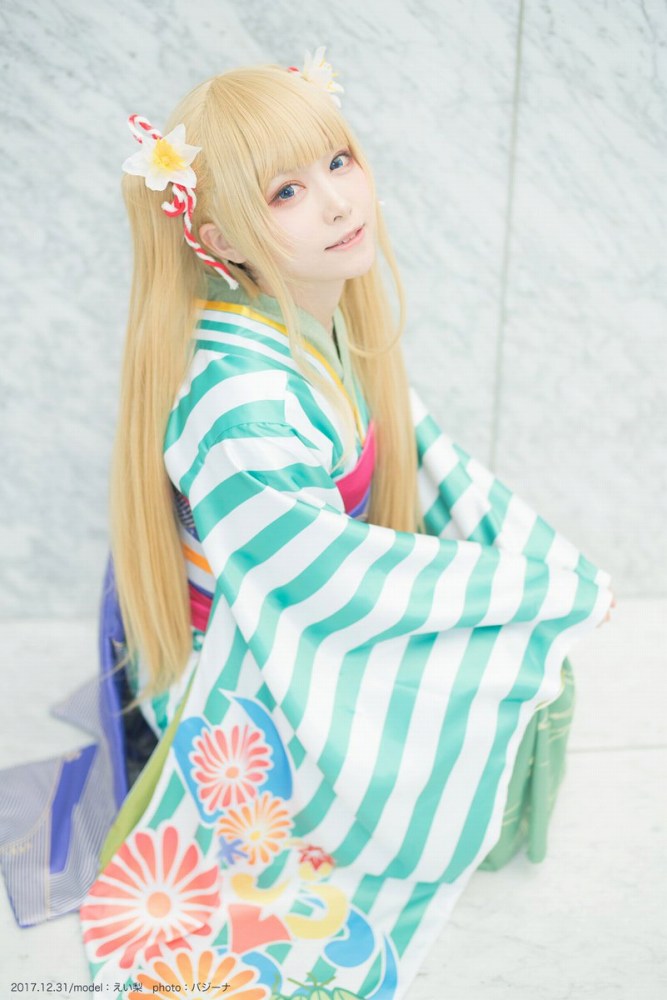 えい梨 美しいコスプレ＆水着グラビア画像！