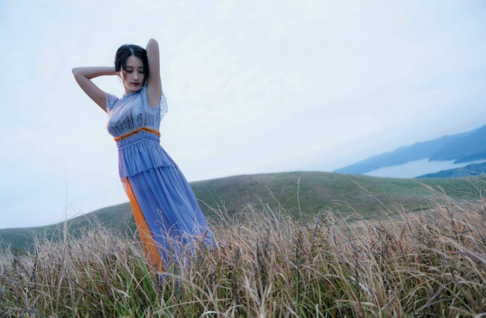 澄田綾乃 はみ出るFカップの水着グラビア画像！