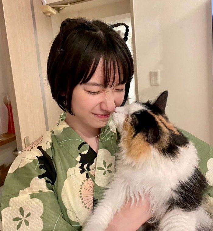 藤﨑ゆみあ 鬼かわすぎる着衣グラビア画像！