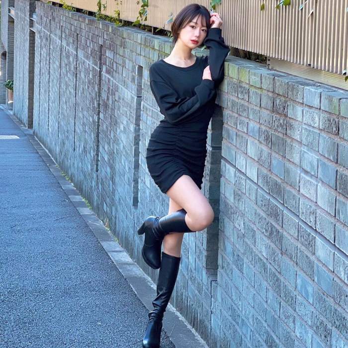 あらた唯 スタイル抜群の水着グラビア画像！