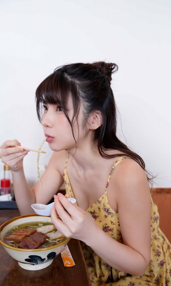 えなこ めっちゃかわいい水着グラビア画像！