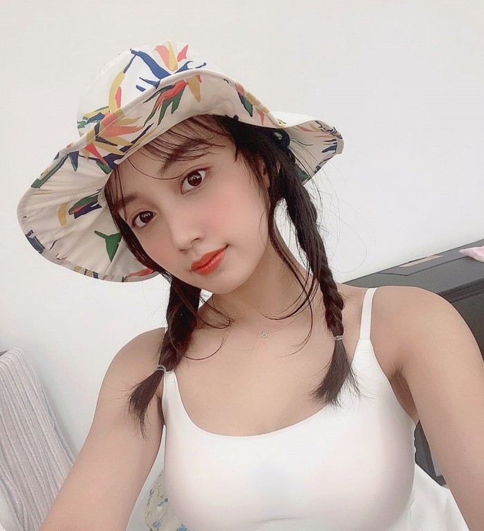 黒木ひかり むっちりバストの水着グラビア画像！