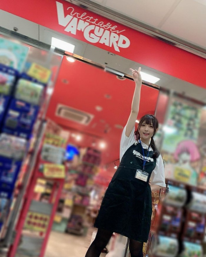 あまつまりな 脱ぎすぎ水着＆下着グラビア画像！