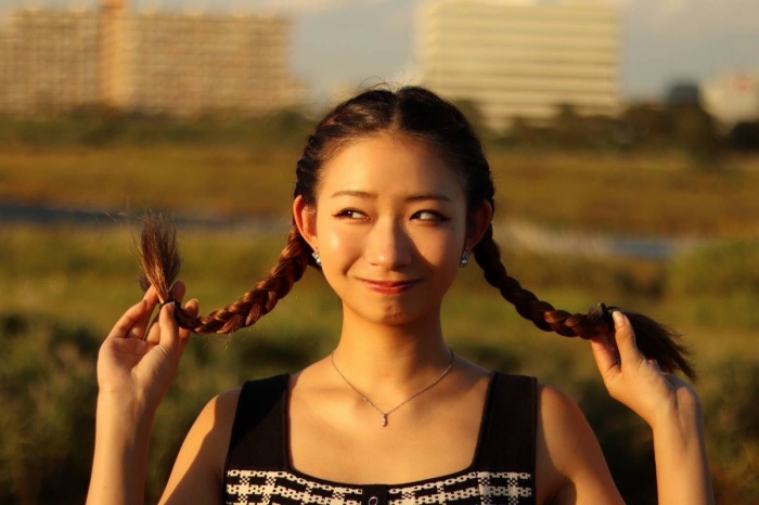 うらら 小顔美女の下着＆水着グラビア画像！