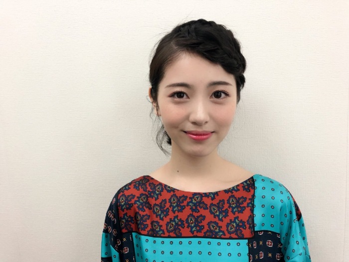 浜辺美波 鬼かわな水着＆浴衣グラビア画像！