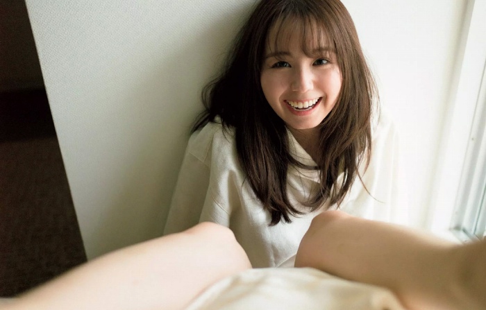 小池里奈 美尻でキュートな水着グラビア画像！