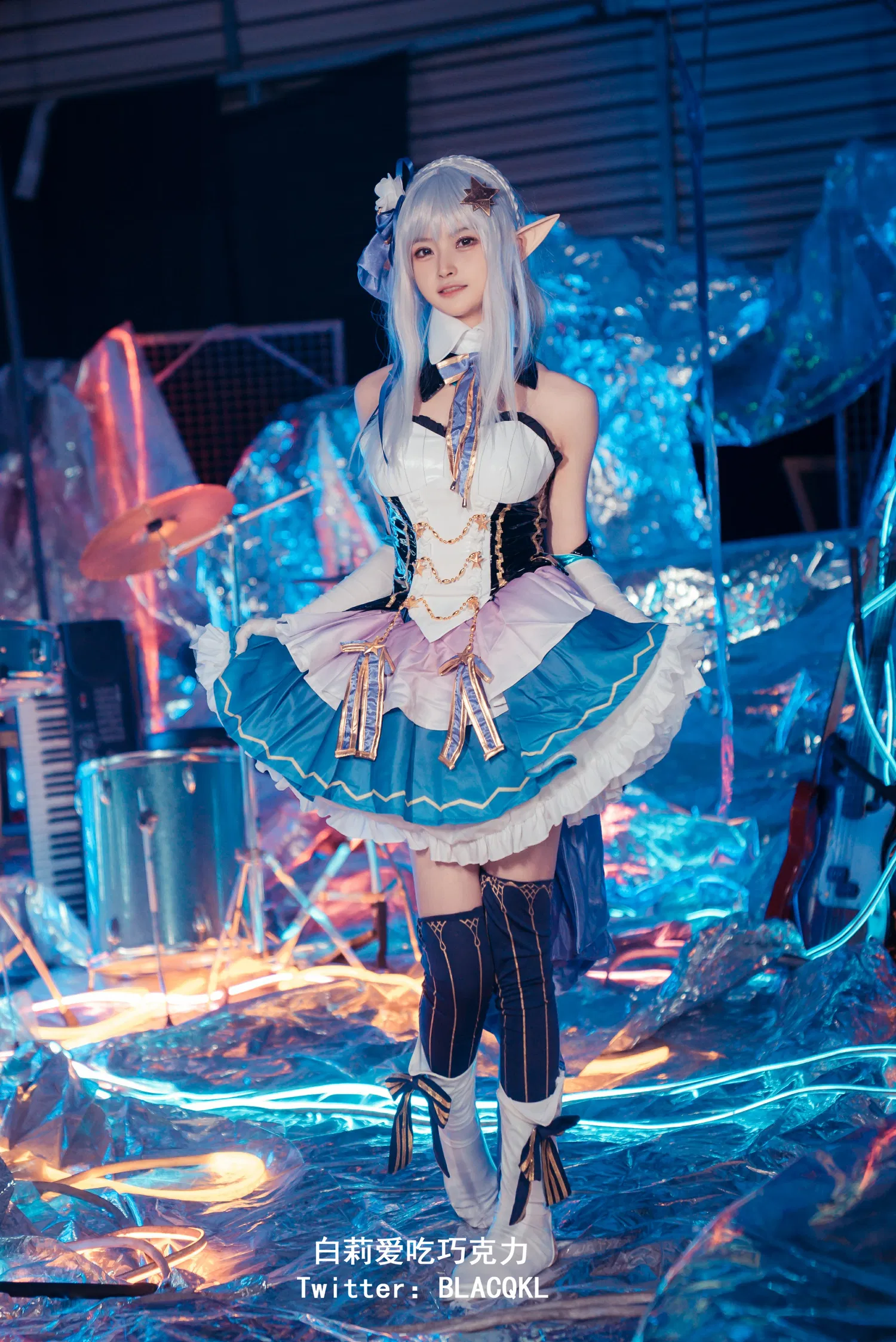 [COSPLAY] 白莉爱吃巧克力 – 爱蜜莉雅
