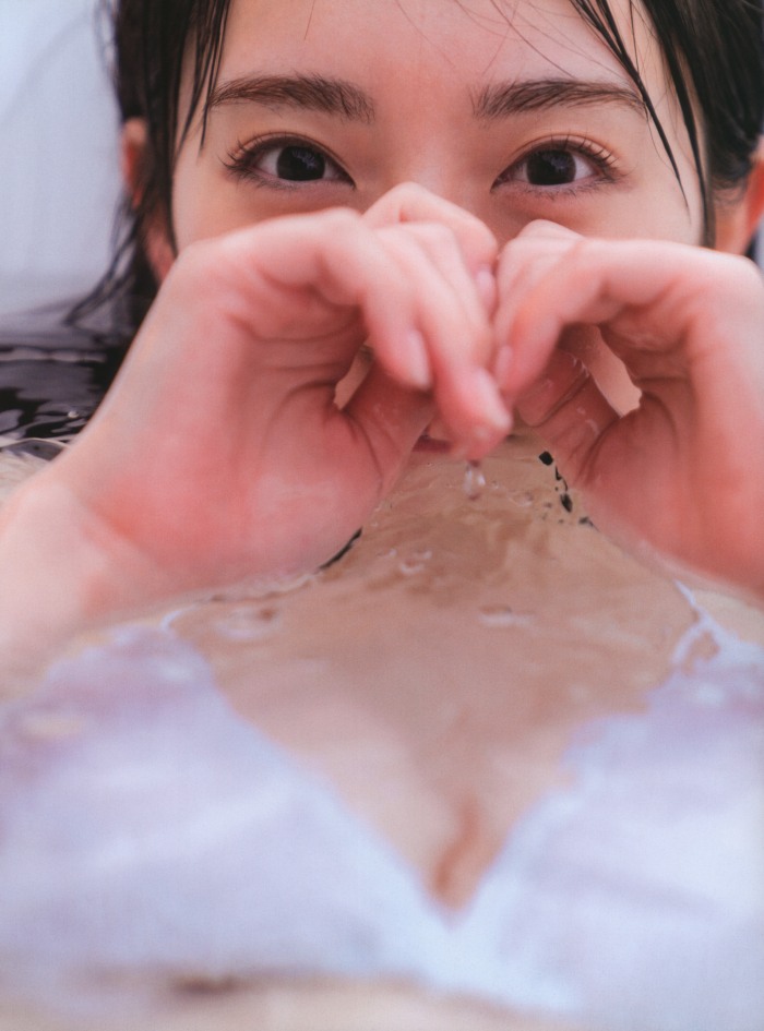 金村美玖 しっとりかわいい水着＆生脚画像！