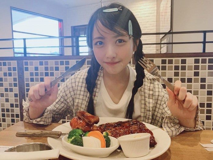 石田千穂 めちゃかわな水着グラビア画像！！