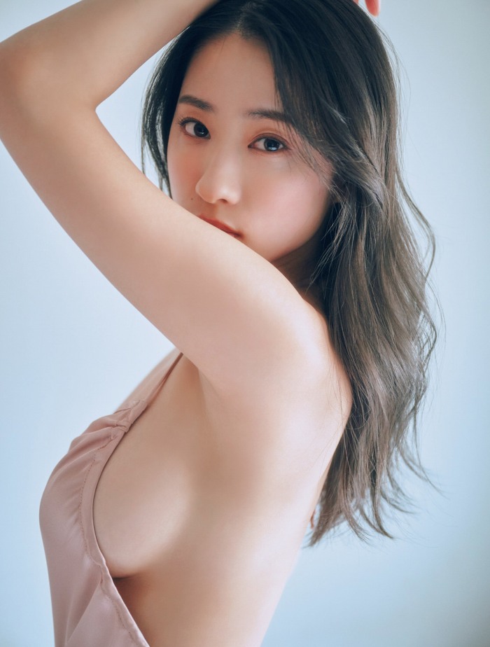 澄田綾乃 はみ出るFカップの水着グラビア画像！