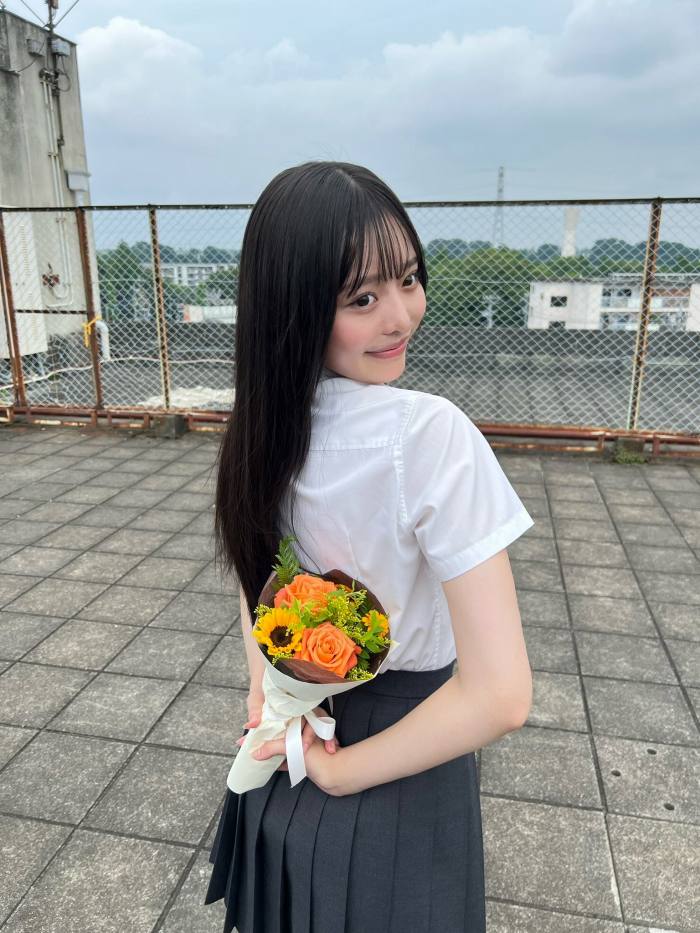 高鶴桃羽 激かわボインな水着グラビア画像！