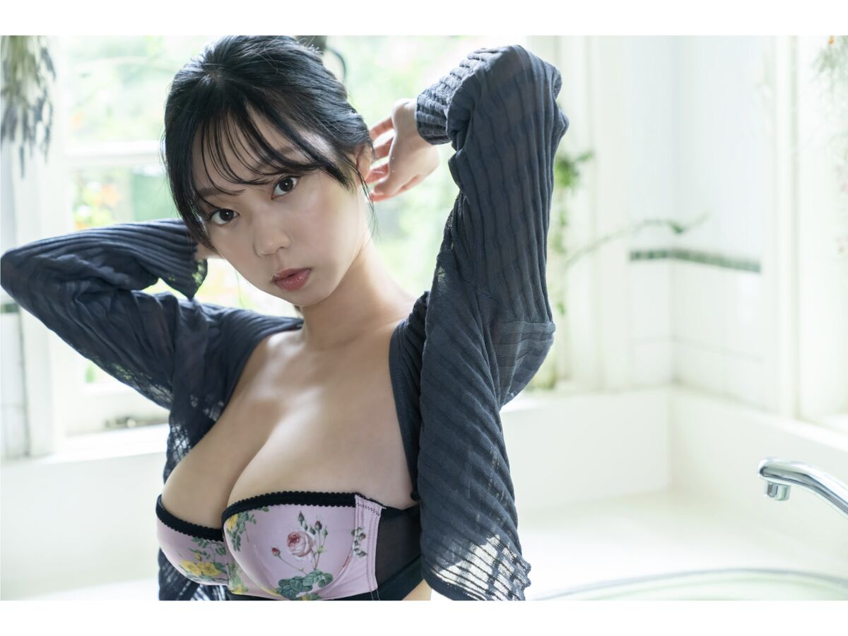 Aoyama Hikaru 青山ひかる - 周刊ポストデジタル写真集 まんまる