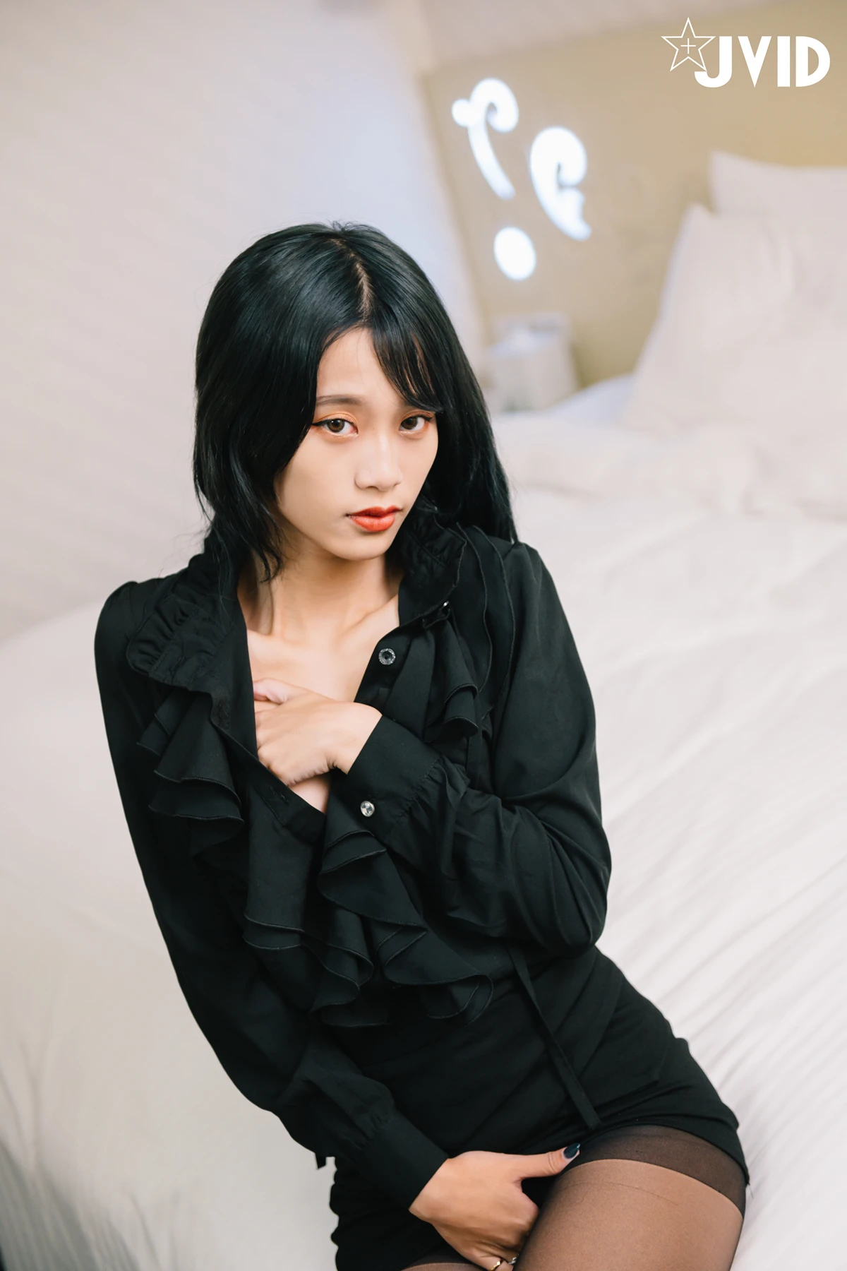 JVID 韓芳語 – DesireVol.極正大奶大學新鮮人芳語.下班後的情色指導