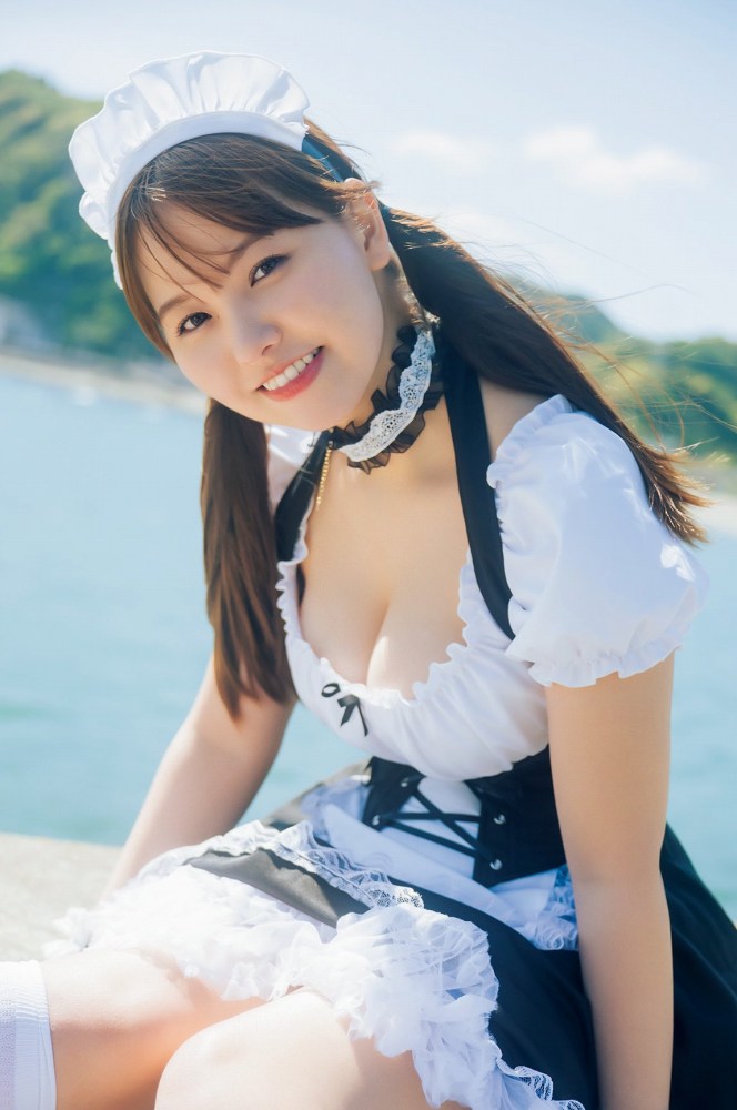 本郷柚巴 まぶしいボインの水着グラビア画像！