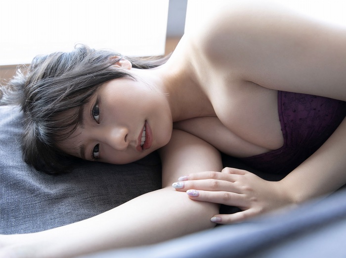 鈴木優香 ちょっと脱ぎすぎ水着グラビア画像！